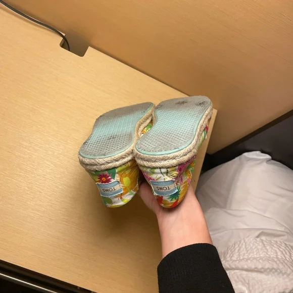 TOMS floral espadrilles - Picture 5 of 5